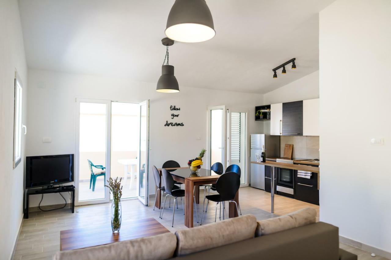 Apartments Lux Pag Pag Town Eksteriør billede